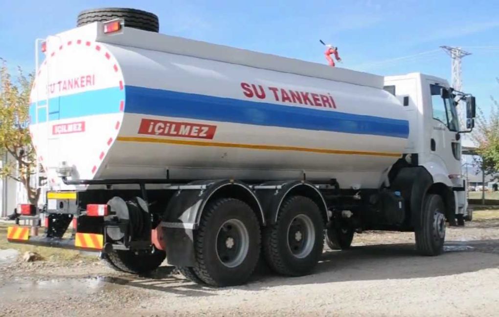 Başkan, “Dericiler tankerlerle su çekip üretim yapmaya çalışıyor”dedi